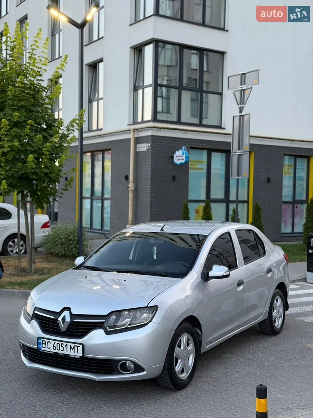 2013 Renault Logan - мініатюра 3