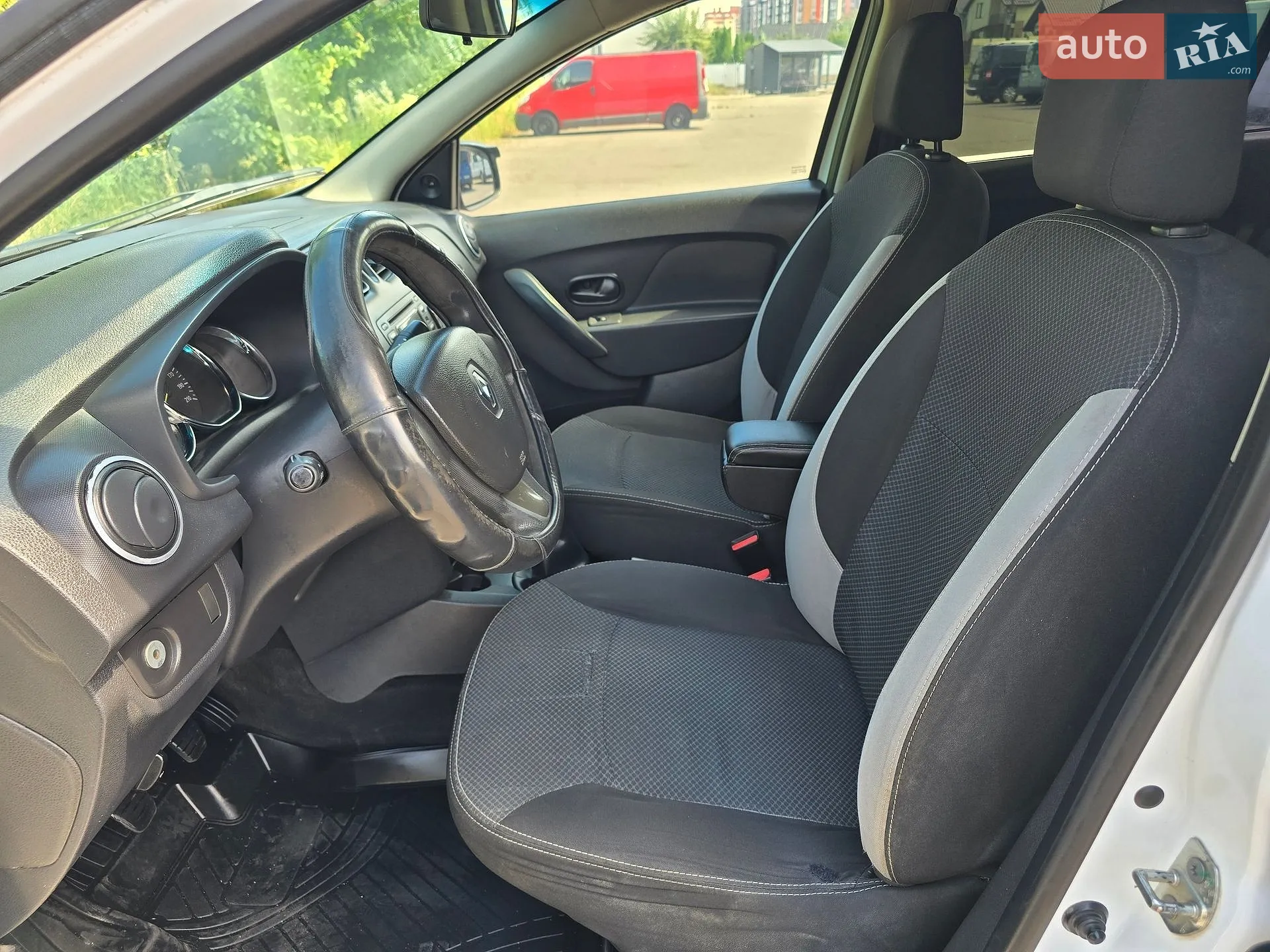 2013 Renault Logan - мініатюра 30