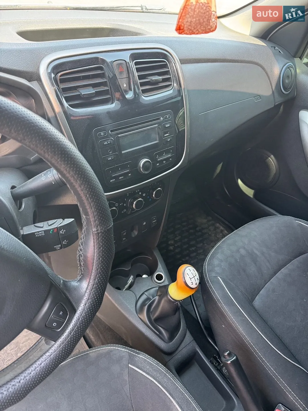 2015 Renault Logan - мініатюра 6