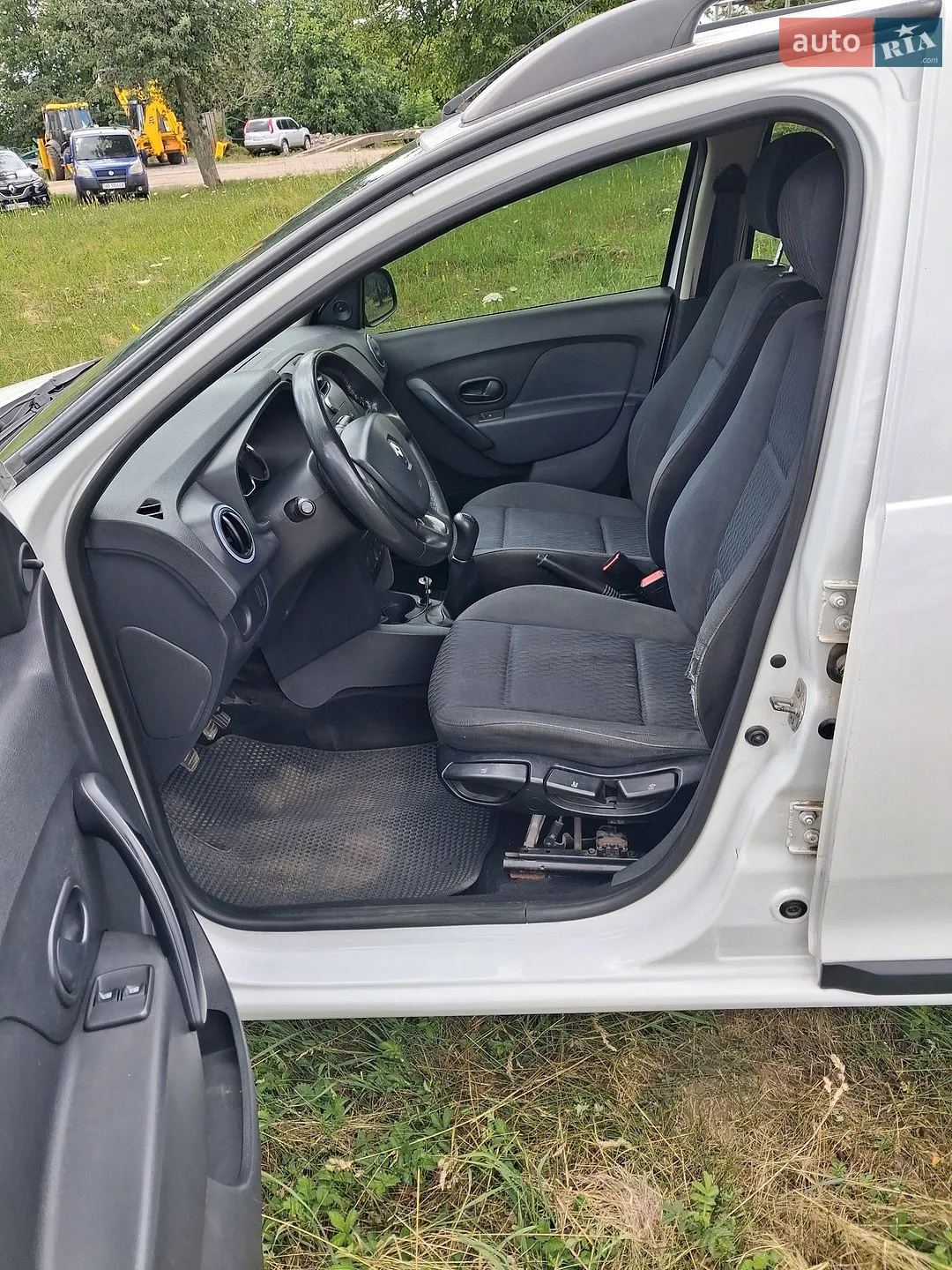 2013 Renault Logan - мініатюра 11