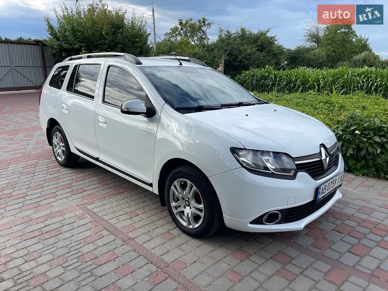 2015 Renault Logan - мініатюра 33