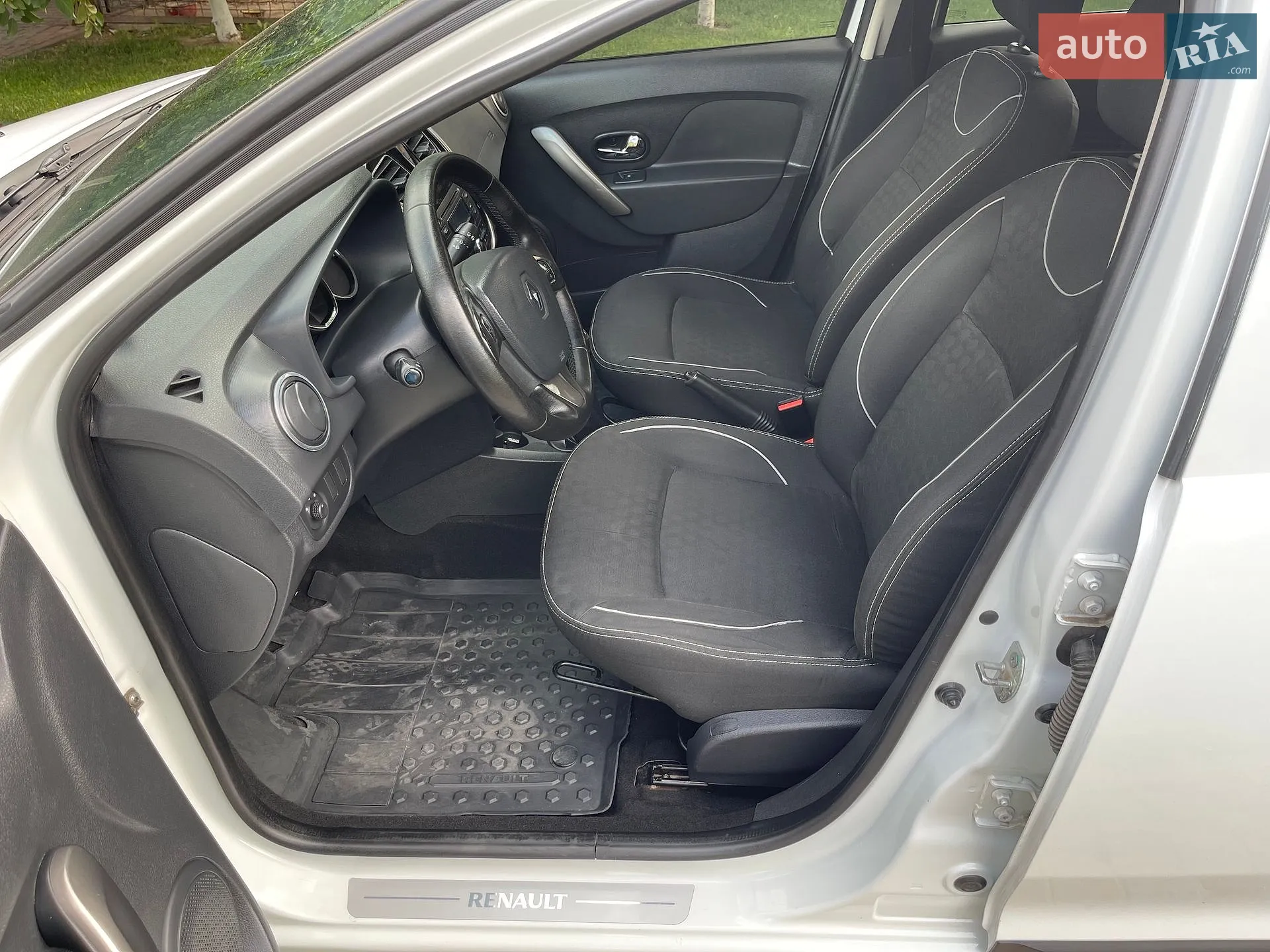 2015 Renault Logan - мініатюра 12