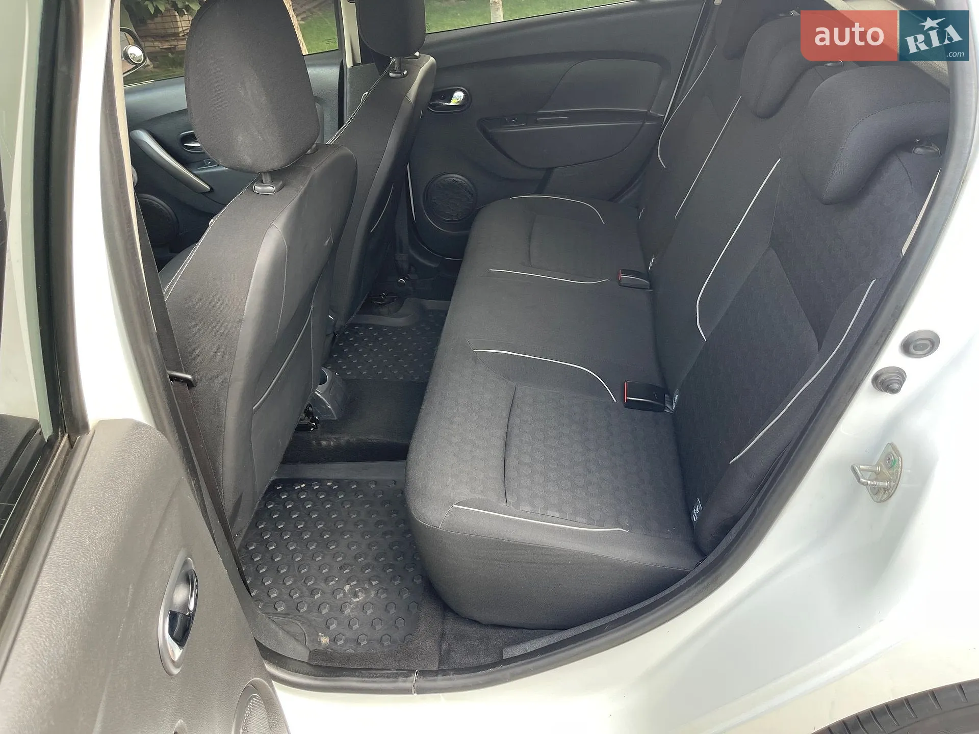 2015 Renault Logan - мініатюра 13