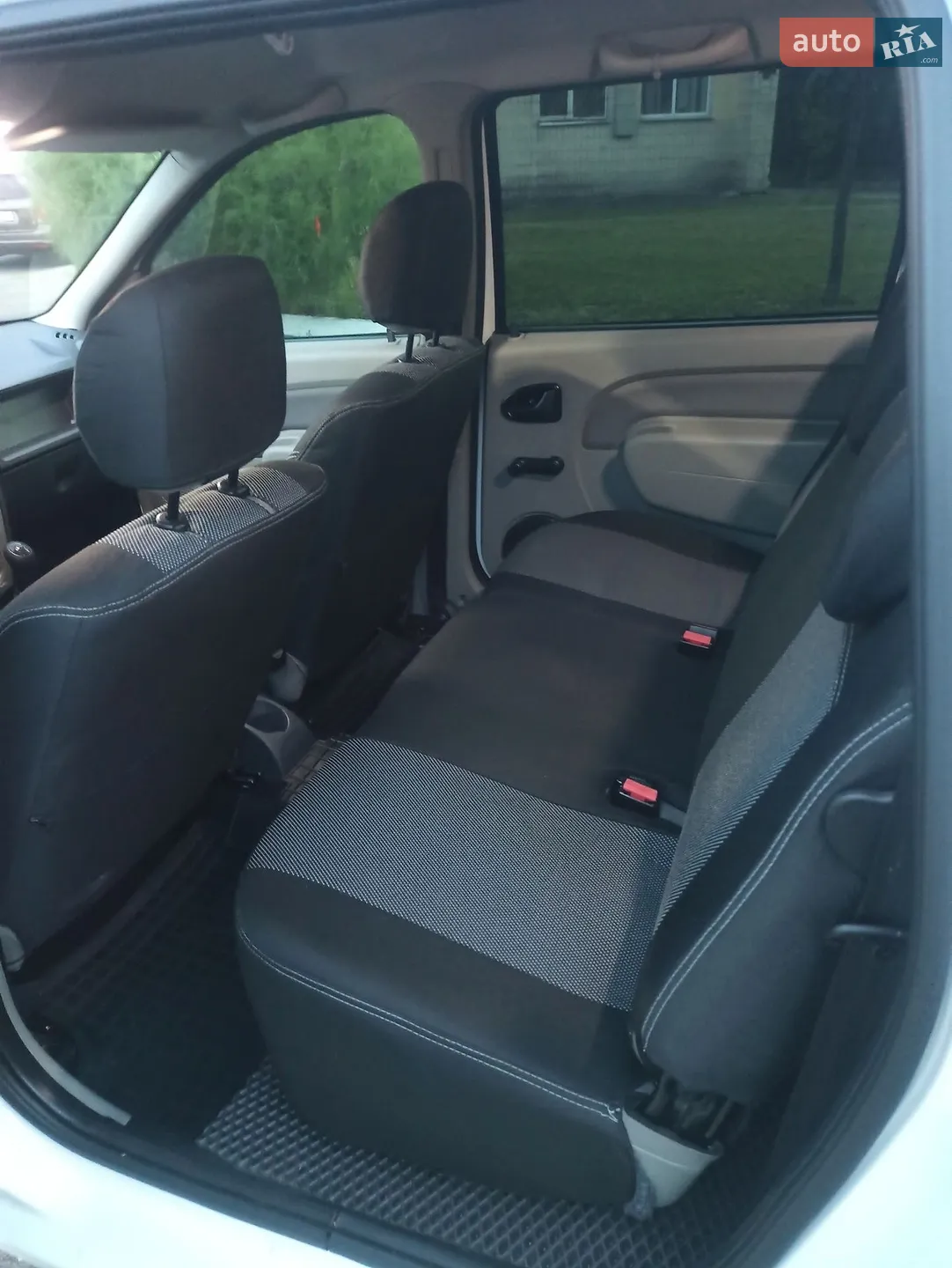 2012 Renault Logan - мініатюра 26