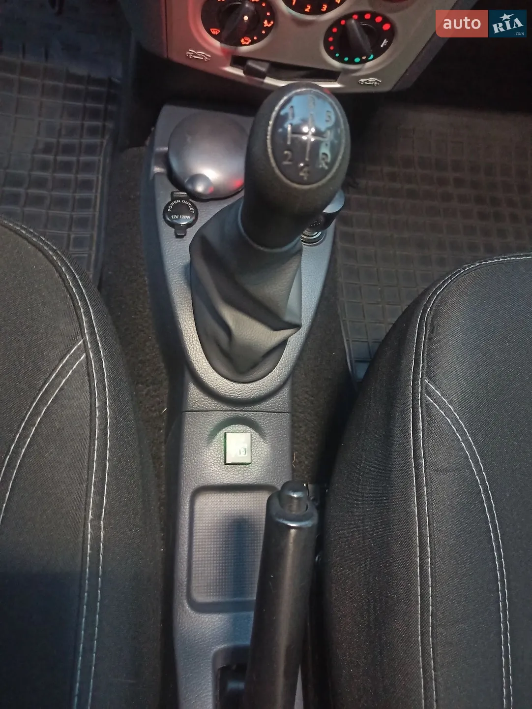 2012 Renault Logan - мініатюра 34