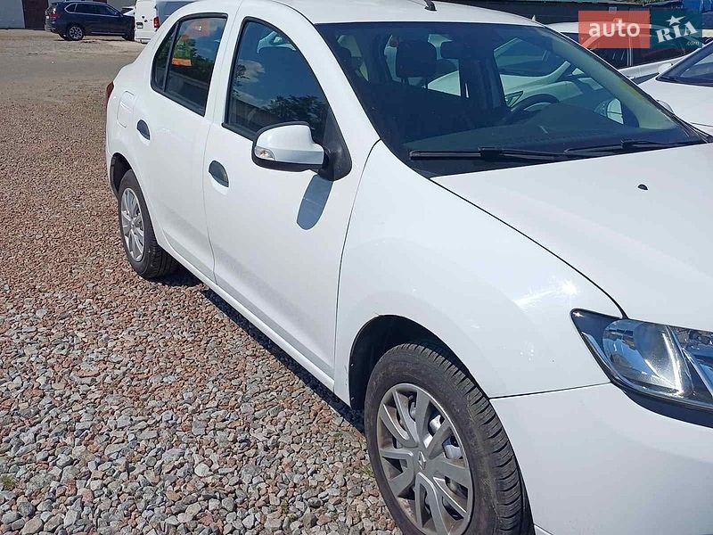 Седан Renault Logan 2016 в Киеве