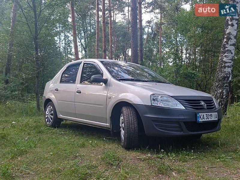 Седан Renault Logan 2013 в Чернігові