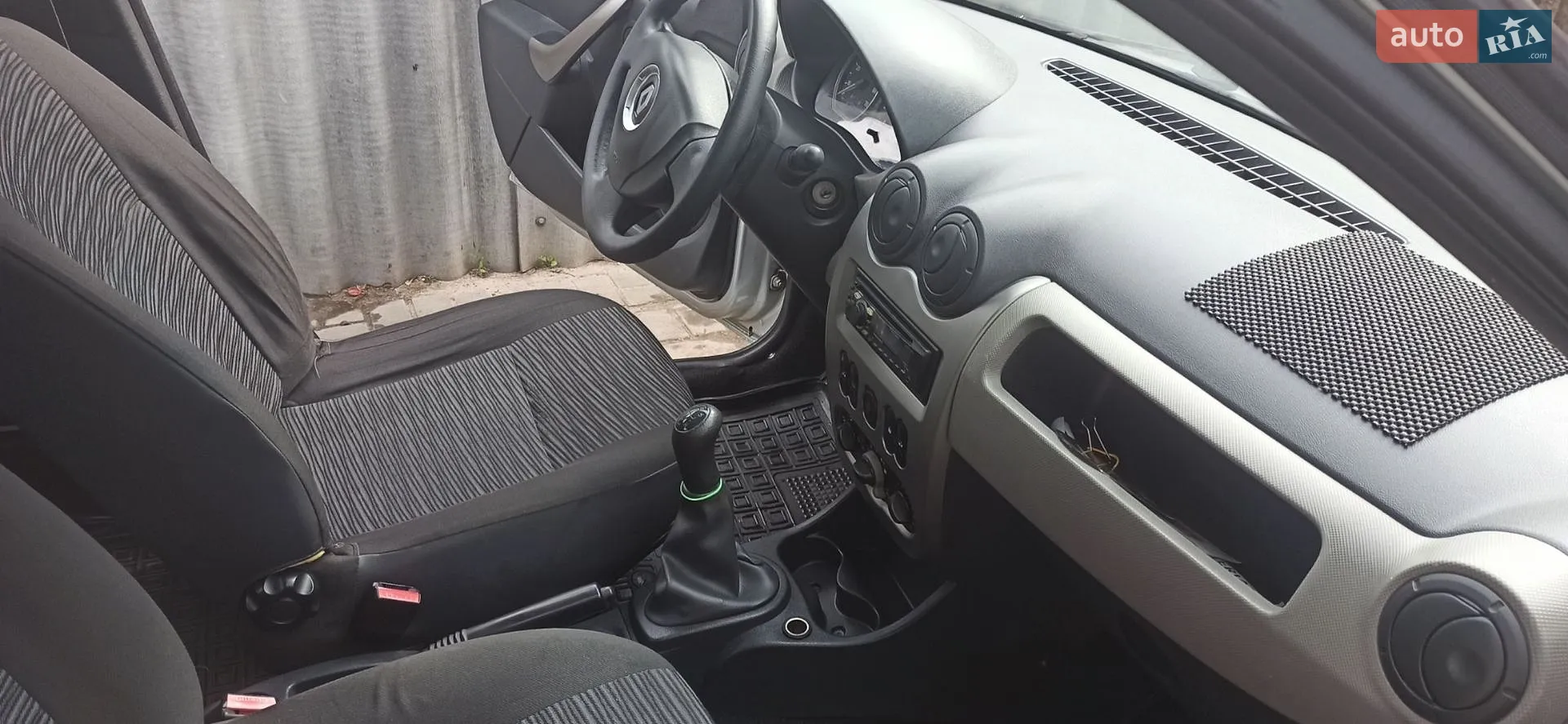 2011 Renault Logan - мініатюра 7