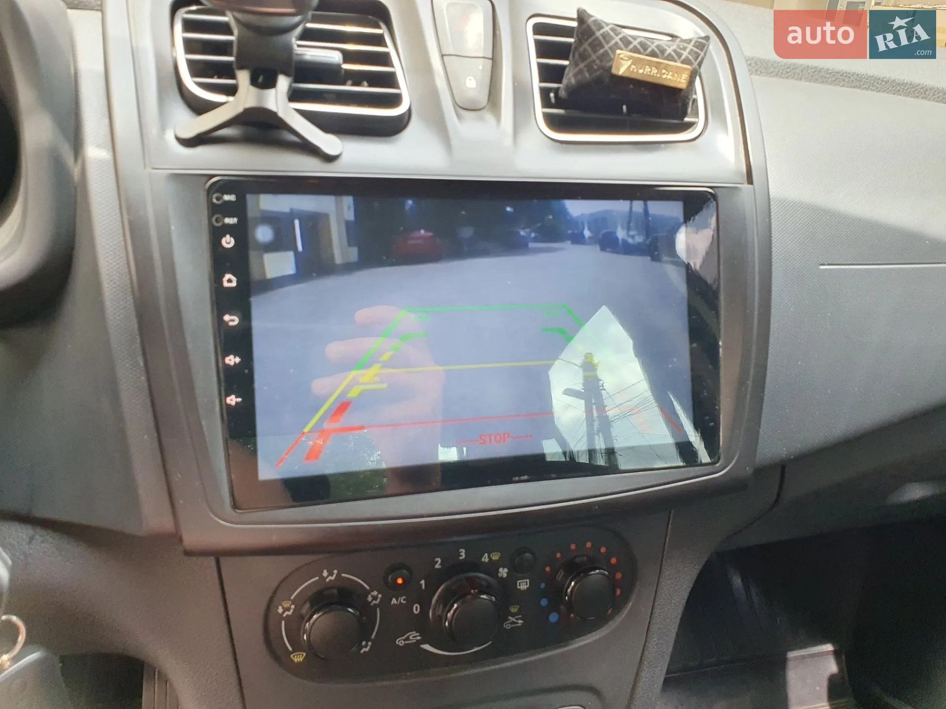 2017 Renault Logan - мініатюра 8