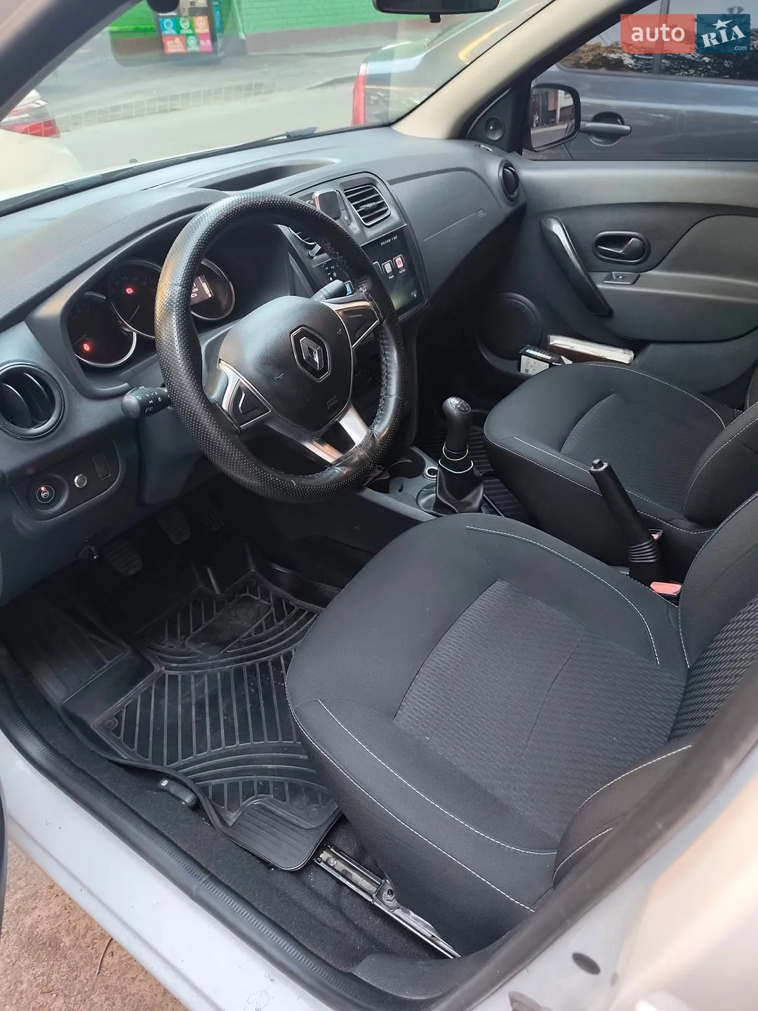 2017 Renault Logan - мініатюра 11