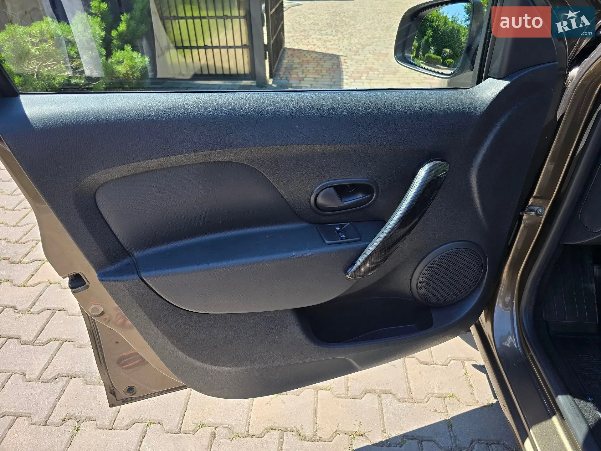 2020 Renault Logan - мініатюра 8