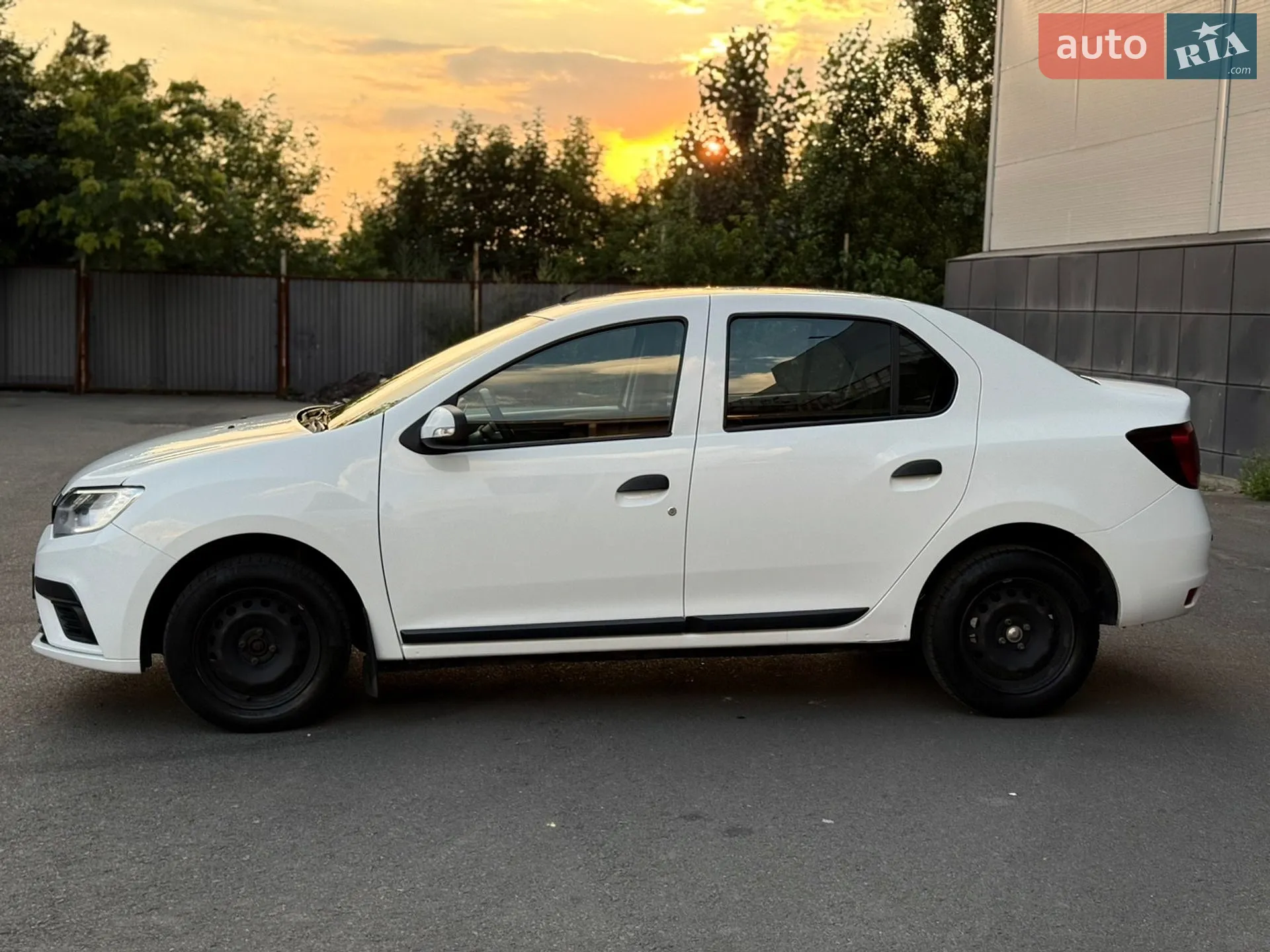 2019 Renault Logan - мініатюра 3