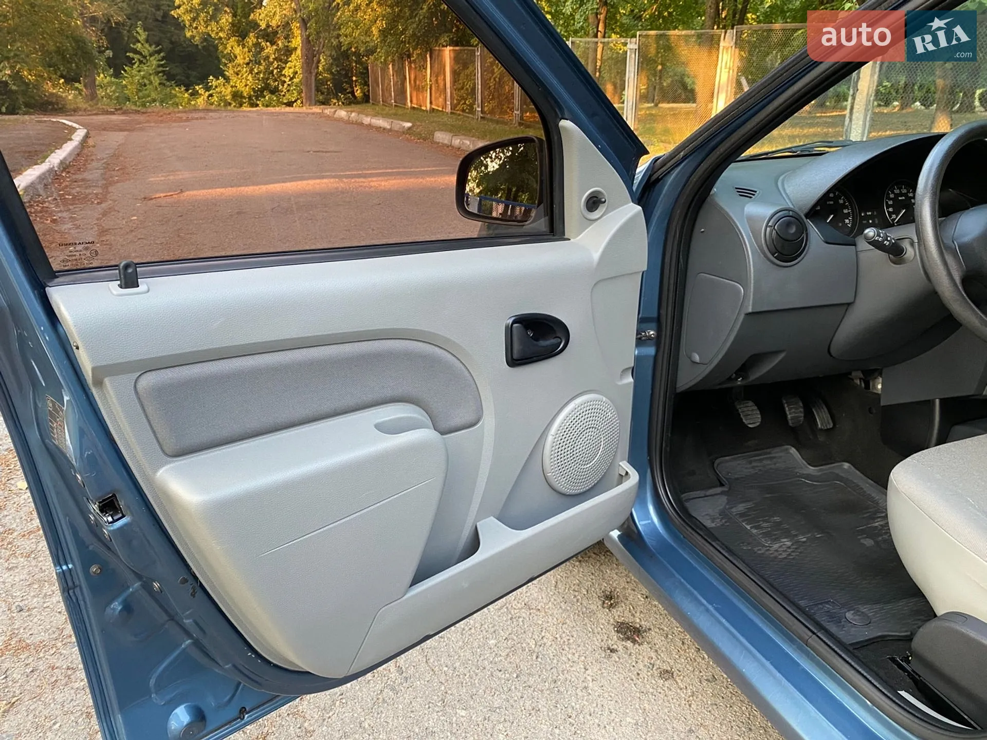 2012 Renault Logan - мініатюра 12
