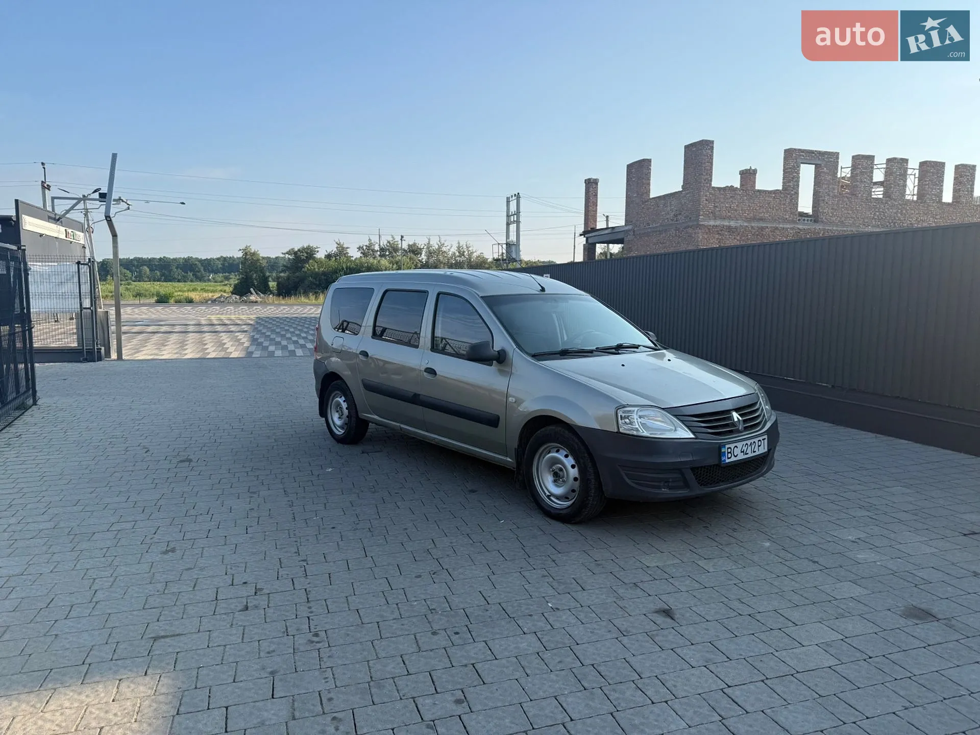 2010 Renault Logan - мініатюра 4