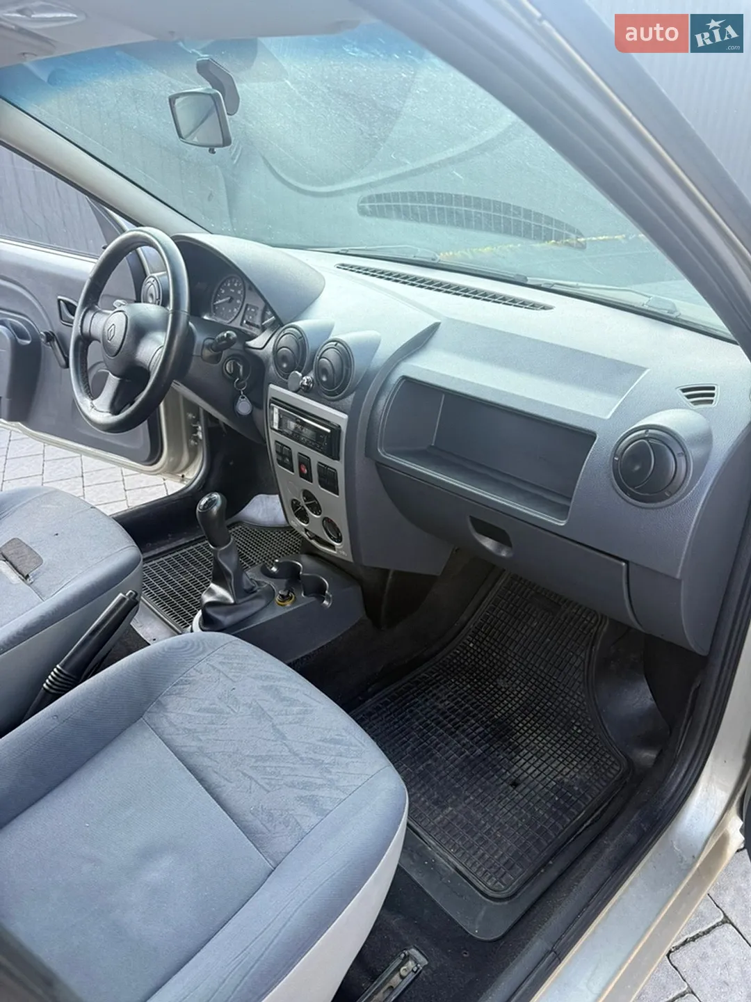 2010 Renault Logan - мініатюра 9