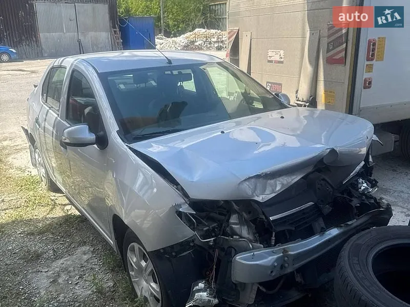 Renault Logan 2013