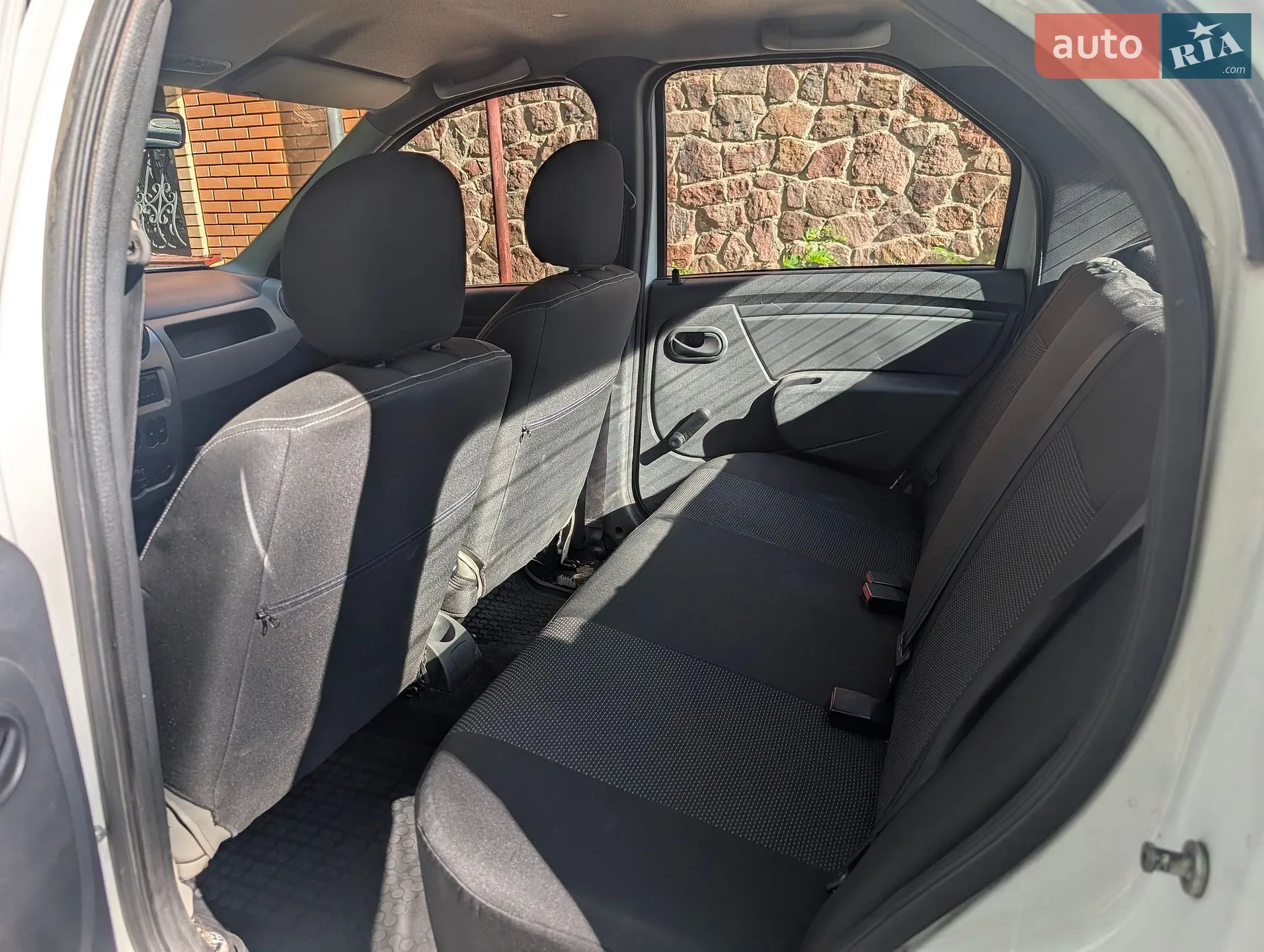 2011 Renault Logan - мініатюра 8