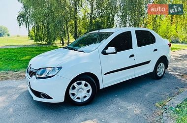 Седан Renault Logan 2015 в Лохвице