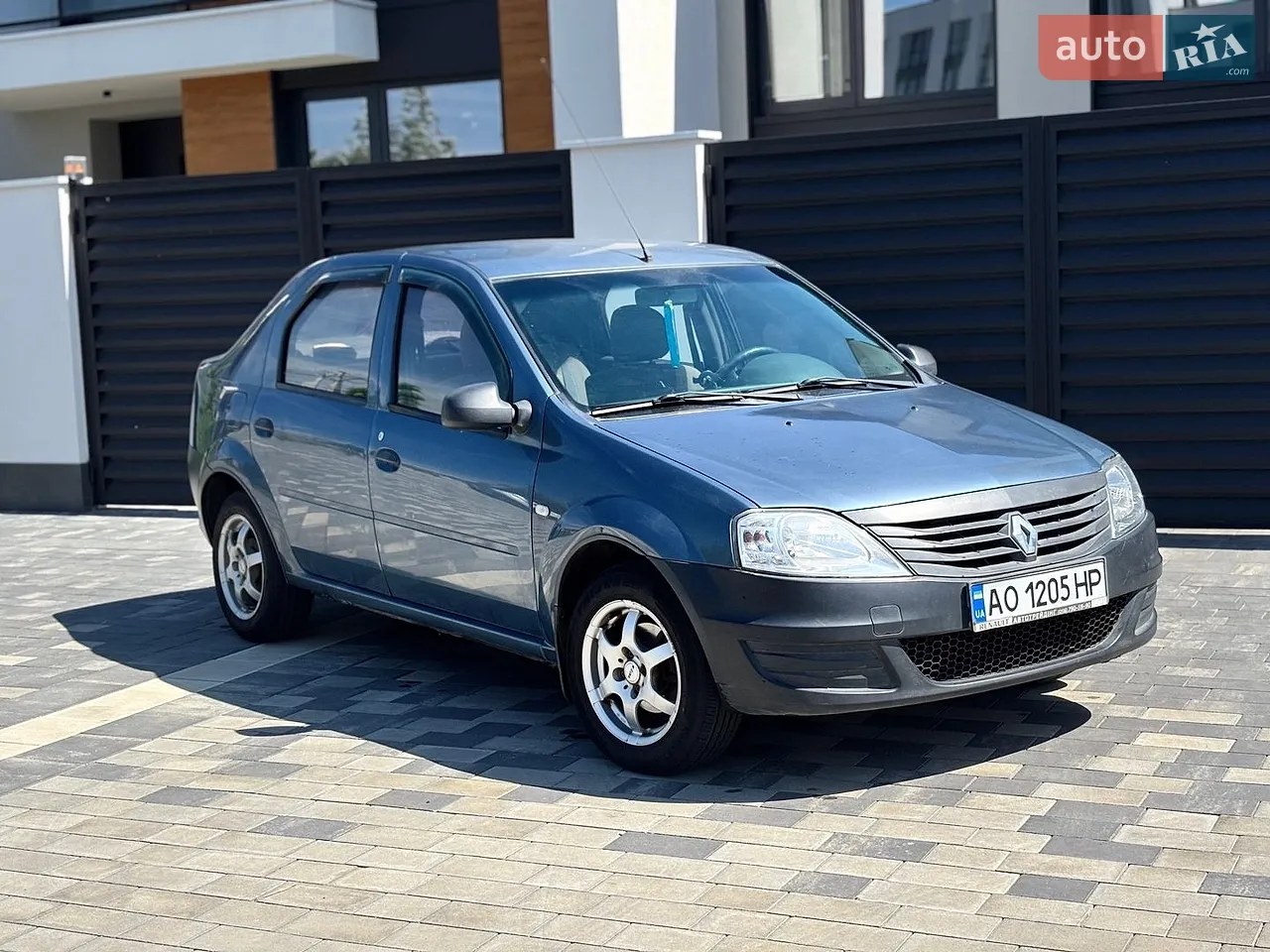 2011 Renault Logan - мініатюра 13
