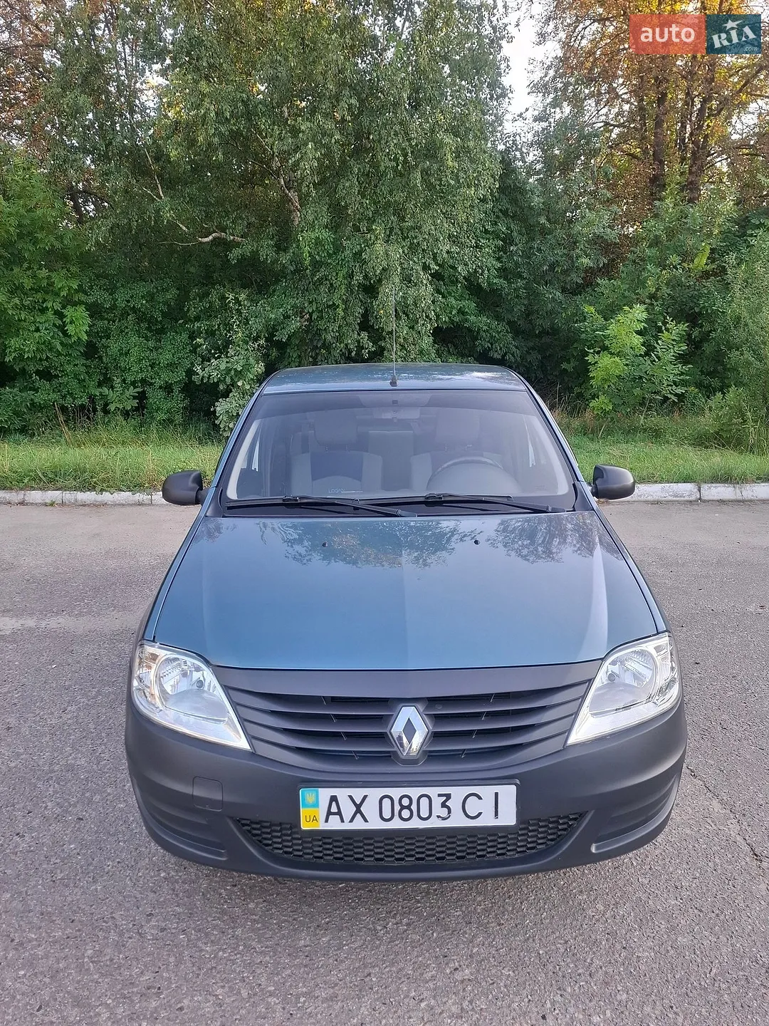 2010 Renault Logan - мініатюра 2