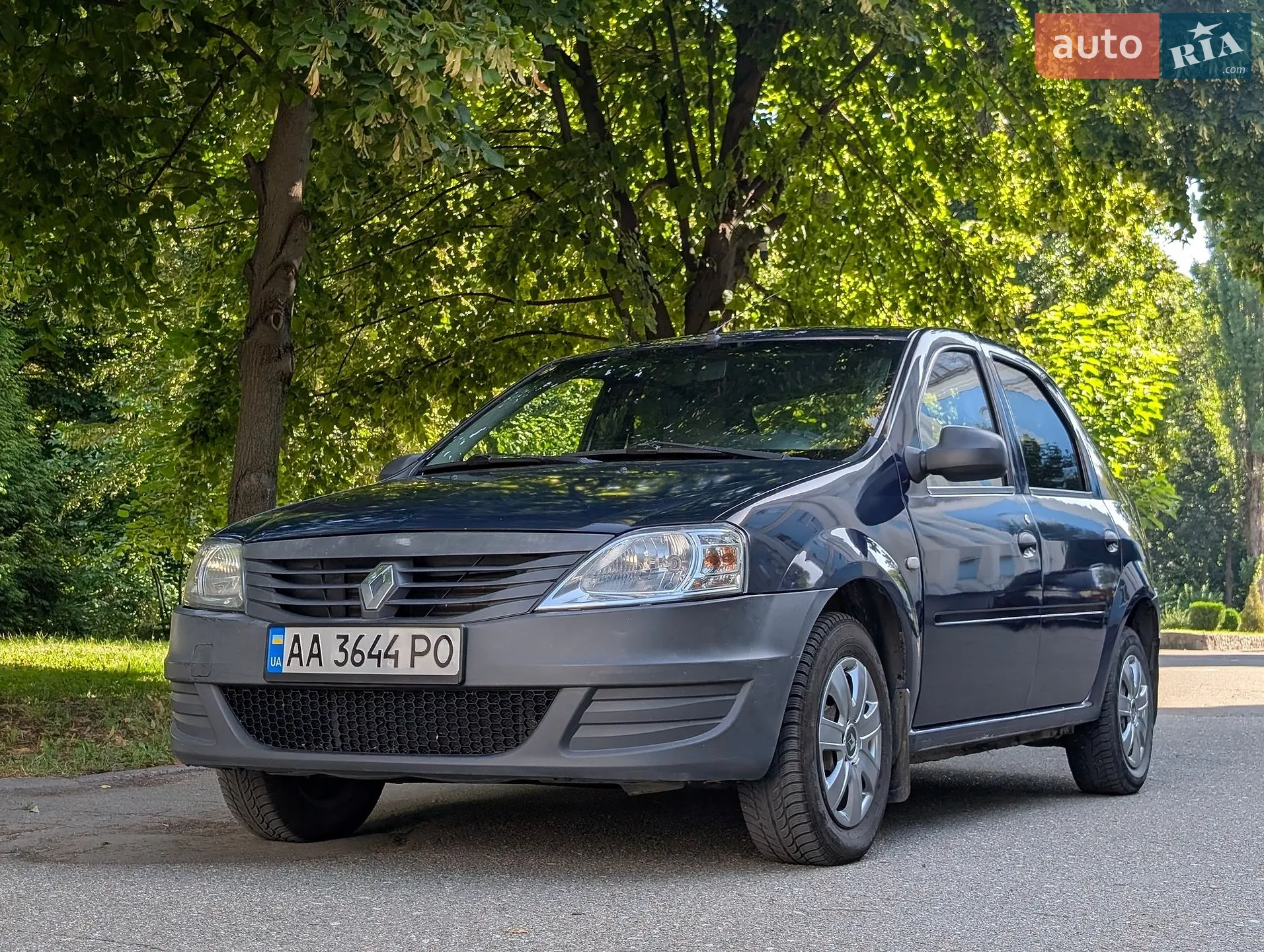 2010 Renault Logan - мініатюра 3