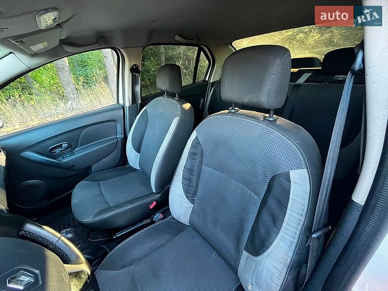 Седан Renault Logan 2016 в Горішніх Плавнях