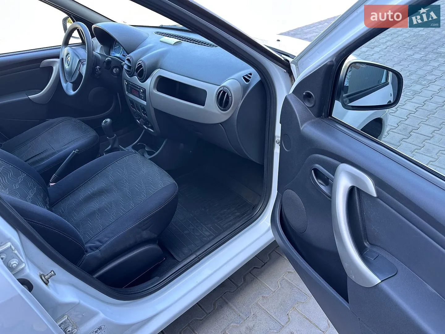 2012 Renault Logan - мініатюра 11