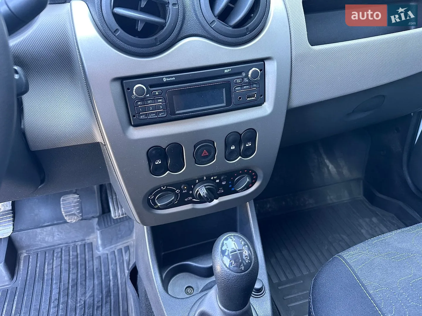 2012 Renault Logan - мініатюра 14