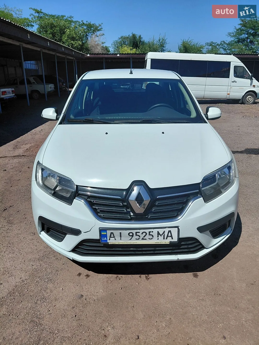 2020 Renault Logan - фото 1