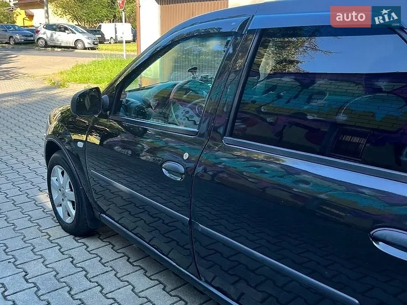 Renault Logan 2010