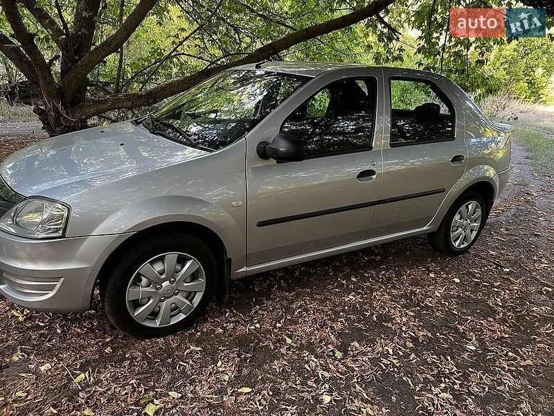 Renault Logan 2011