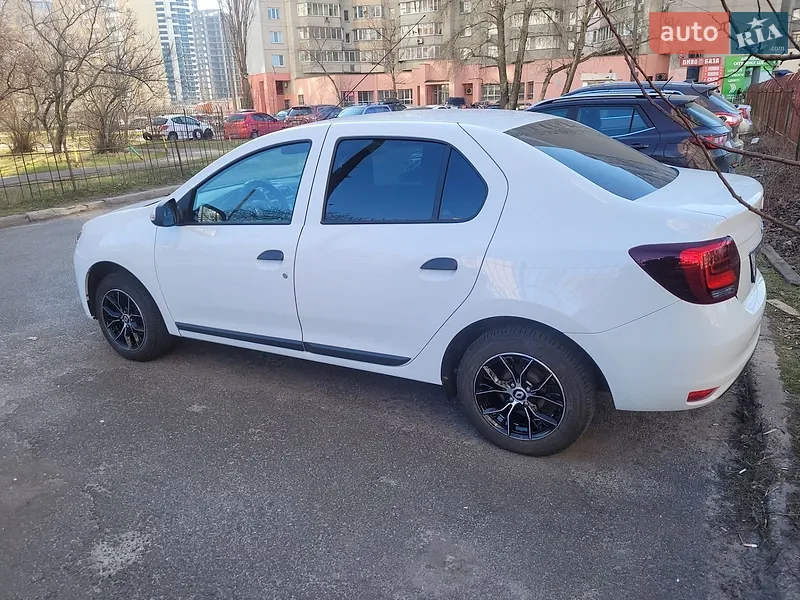 Renault Logan 2021