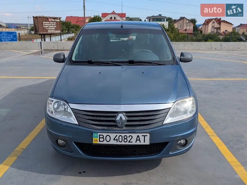 Renault Logan 2011