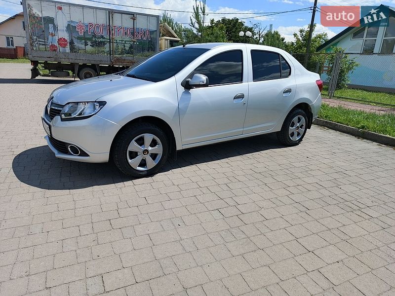 Седан Renault Logan 2015 в Івано-Франківську