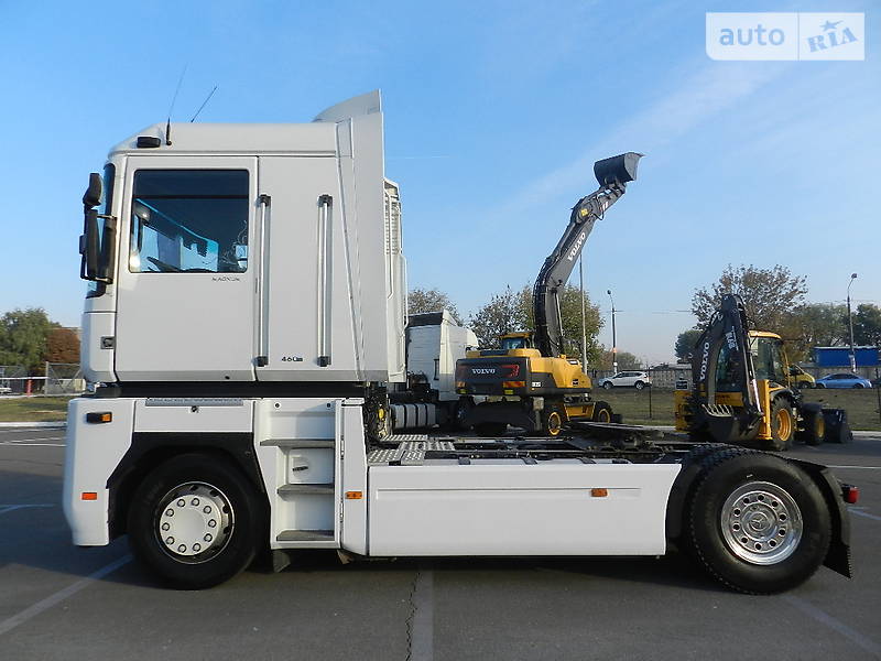 Тягач Renault Magnum 2007 в Киеве