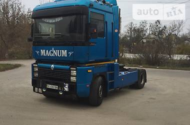 Тягач Renault Magnum 2001 в Києві