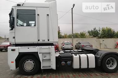 Тягач Renault Magnum 2007 в Луцке