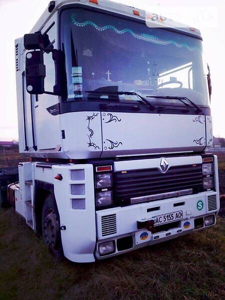 Renault Magnum
