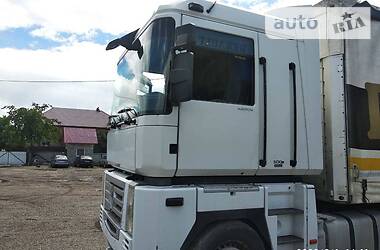Тягач Renault Magnum 2009 в Ужгороді