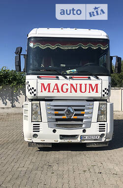 Тягач Renault Magnum 2006 в Сарнах