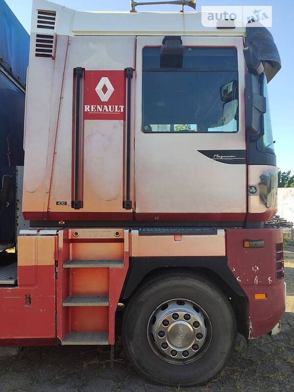 Renault Magnum