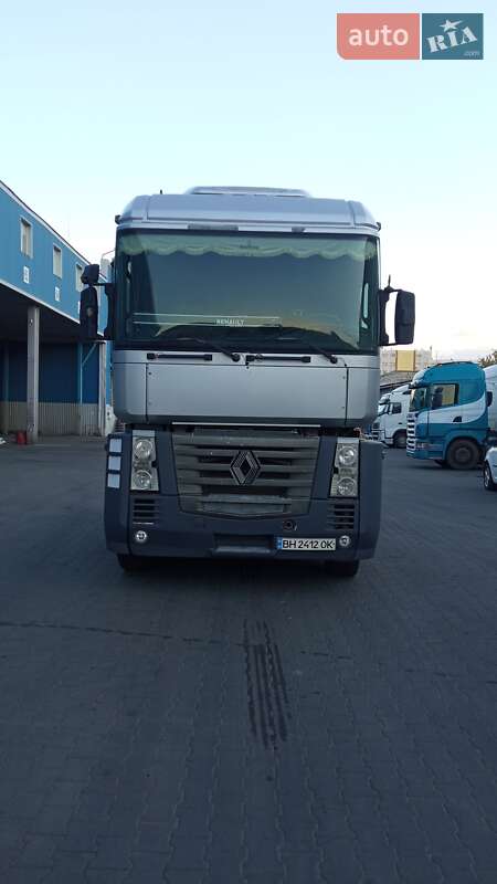 Тягач Renault Magnum 2002 в Одессе