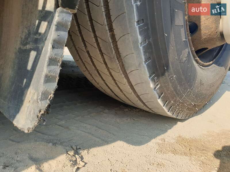 Тягач Renault Magnum 2008 в Львове