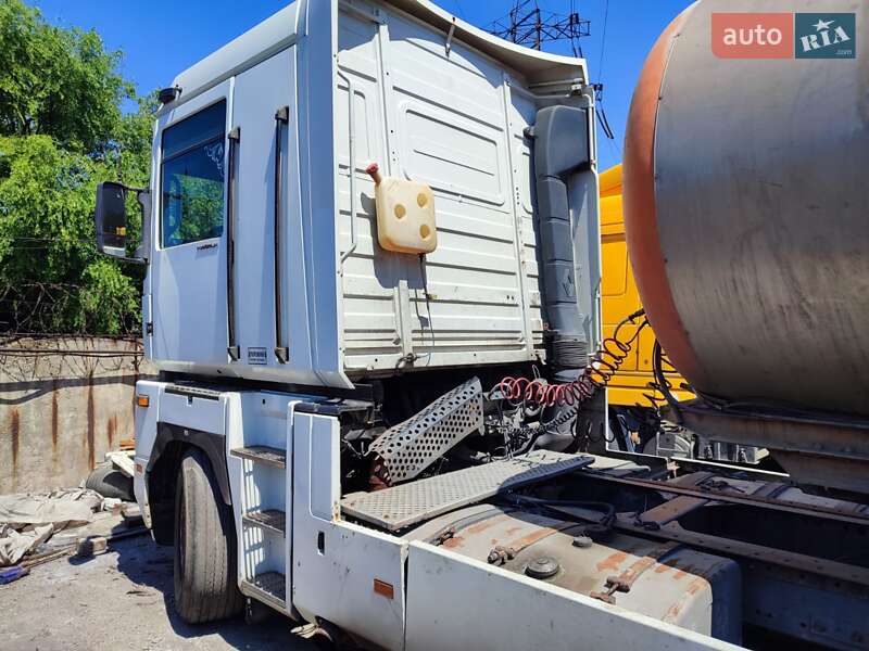 Тягач Renault Magnum 2001 в Запоріжжі