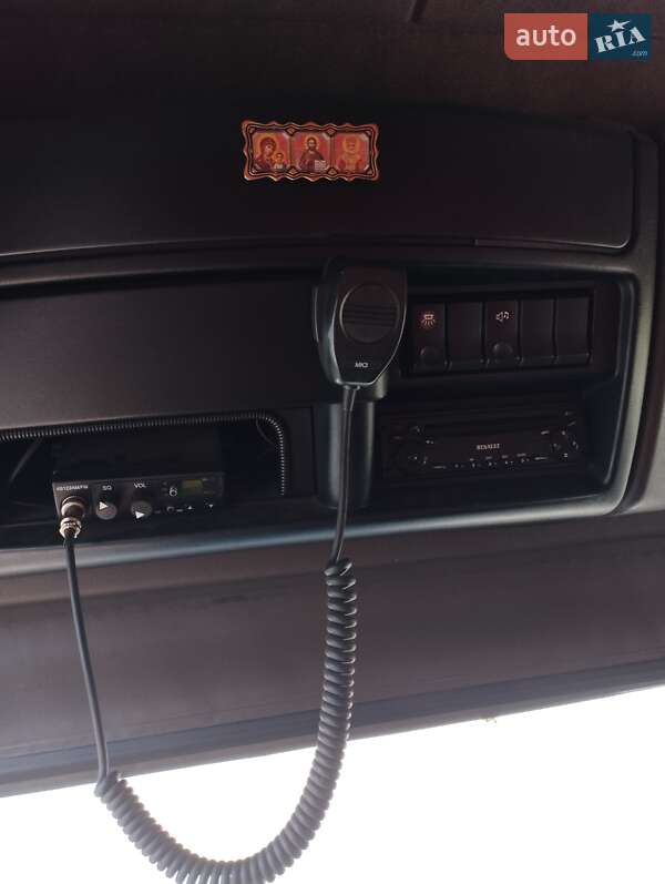 Тягач Renault Magnum 2004 в Лубнах