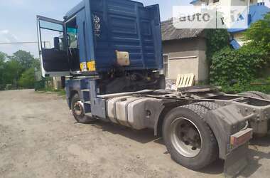 Грузовой фургон Renault Magnum 2002 в 