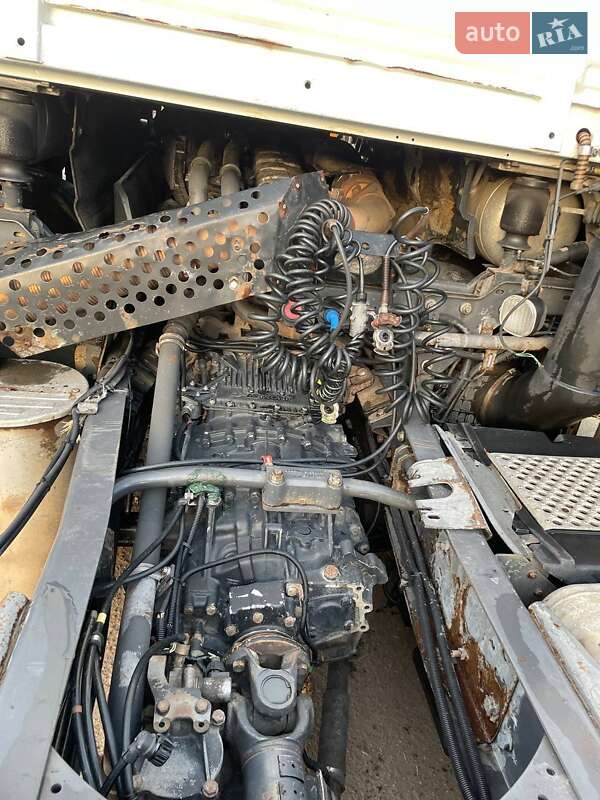 Тягач Renault Magnum 2006 в Києві