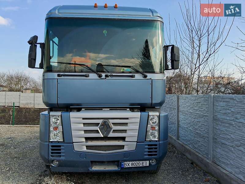 Тягач Renault Magnum 2002 в Каменец-Подольском