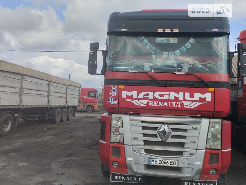 Тягач Renault Magnum 2001 в Томашполе