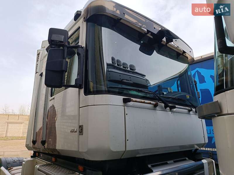 Тягач Renault Magnum 2007 в Ровно